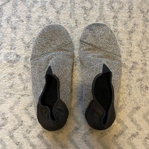 Toms Rodeo Slippers size 12